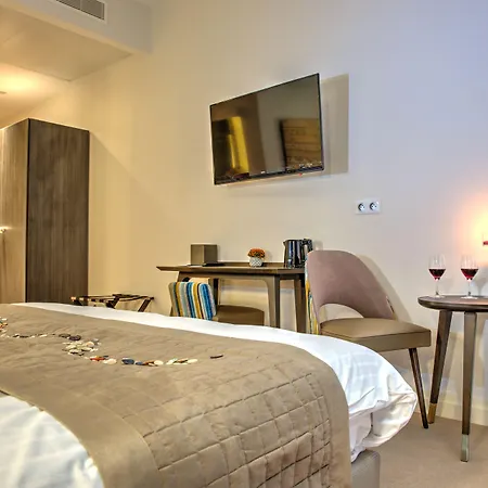 Hotel De La Tabletterie 3*