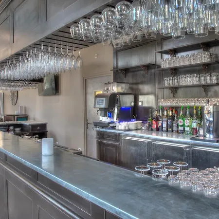 De La Tabletterie Hotel