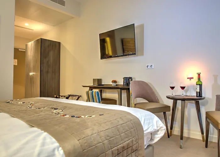 Hotel De La Tabletterie 3*